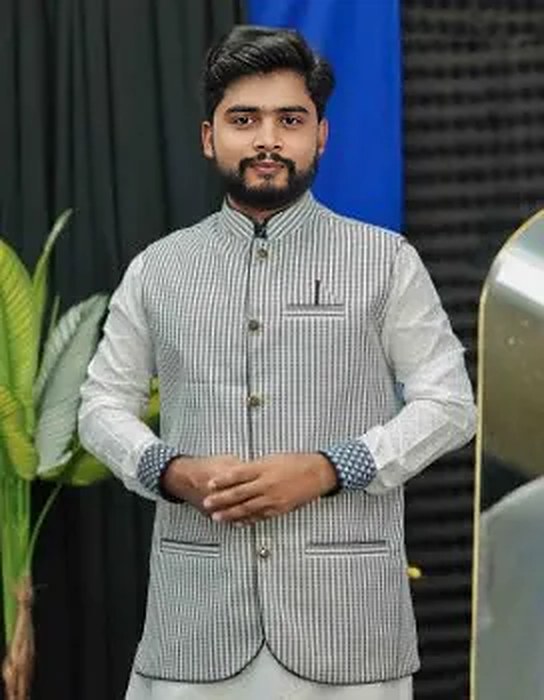 অ্যাশ গ্রে কোটি